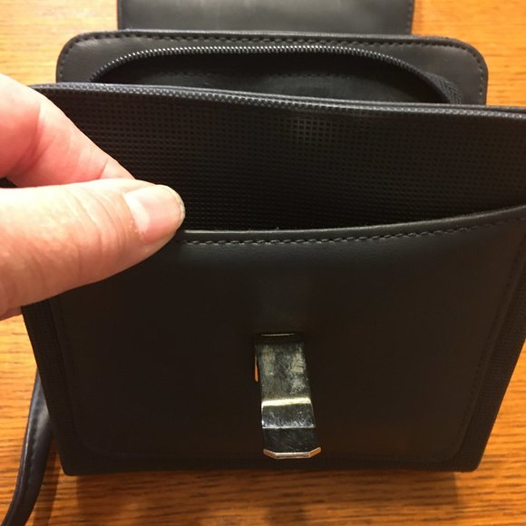Black Trifold Crossbody Bag - Picture 12 of 12